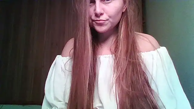 Evasapples online show from February 2026 06:13:02 PM