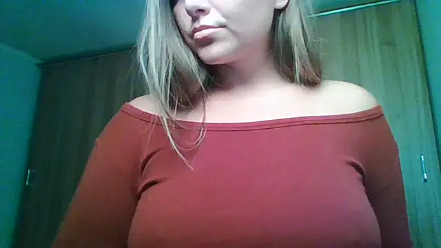 Snapshot of Evasapples chatting on July 2026 02:31:01 PM Evasapples online show from July 2026 02:31:01 PM