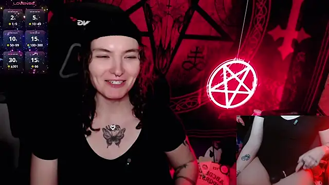 BrandiWRLD 999 online show from October 2025 06:37:01 PM