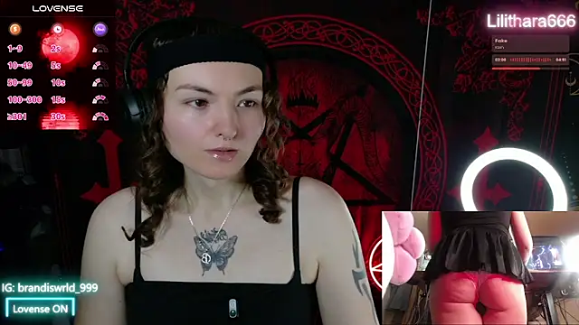 BrandiWRLD 999 online show from November 2025 07:18:01 PM