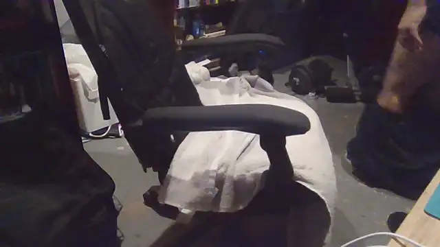 Chef-Munchies69 online show from October 2025 04:03:02 AM