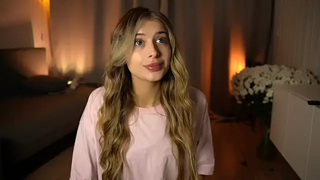 elisa moon online show from December 2024 02:41:02 PM