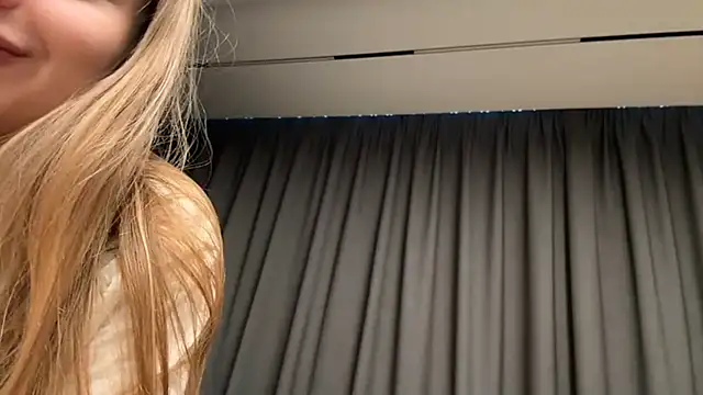 elisa moon online show from December 2024 07:45:02 AM