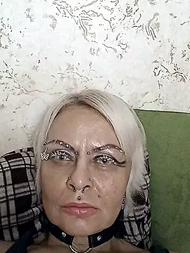 Snapshot of Gardener_of_Illusions chatting on October 2025 04:36:02 PM Gardener of Illusions online show from October 2025 04:36:02 PM