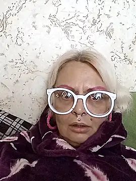 Snapshot of Gardener_of_Illusions chatting on November 2025 01:47:02 PM Gardener of Illusions online show from November 2025 01:47:02 PM