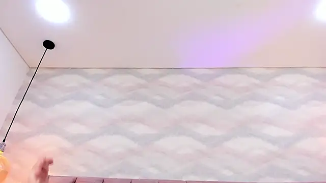 im nika  online show from February 2025 04:00:01 PM