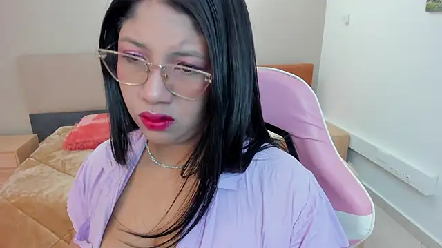 Snapshot of estrella_bigboobs14 chatting on January 2025 08:15:01 AM estrella bigboobs14 online show from January 2025 08:15:01 AM