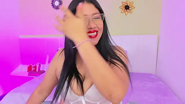 Snapshot of estrella_bigboobs14 chatting on October 2025 06:25:02 PM estrella bigboobs14 online show from October 2025 06:25:02 PM