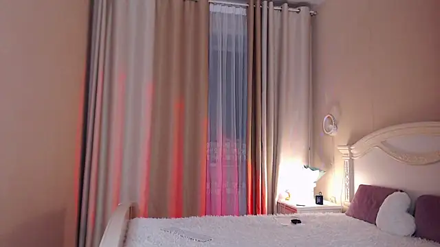 Avylew online show from November 2025 02:02:02 AM