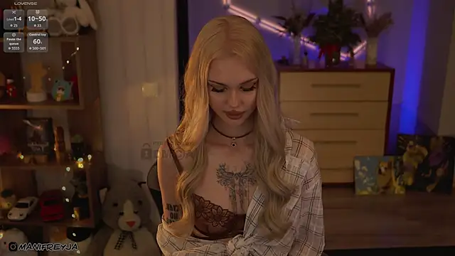 ManiFreyja online show from February 2026 07:00:02 PM