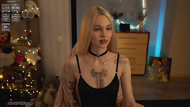 Snapshot of ManiFreyja chatting on June 2026 08:29:01 PM ManiFreyja online show from June 2026 08:29:01 PM