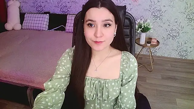 Snapshot of annie_shine chatting on January 2025 04:15:01 PM annie shine online show from January 2025 04:15:01 PM