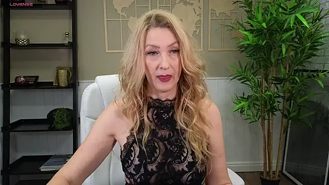 Snapshot of LadyLeea chatting on January 2025 05:26:02 AM LadyLeea online show from January 2025 05:26:02 AM