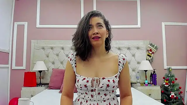 Snapshot of adarussell chatting on December 2024 02:06:02 PM adarussell online show from December 2024 02:06:02 PM