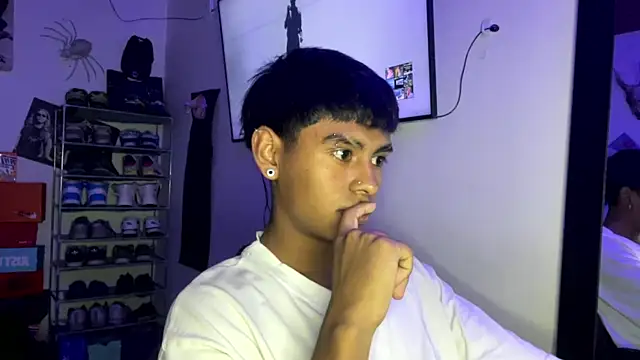 Snapshot of _Billowy_ chatting on November 2025 10:41:02 PM Billowy online show from November 2025 10:41:02 PM