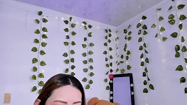 JanneKim online show from April 2026 01:23:01 PM