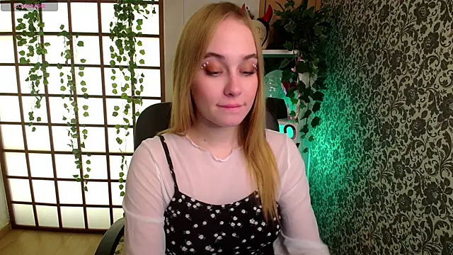 LianaBright online show from December 2024 02:30:02 AM