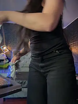 Paloma  LS online show from November 2025 04:06:01 PM