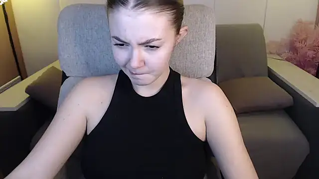 Snapshot of Ritaneer chatting on March 2025 12:04:02 PM Ritaneer online show from March 2025 12:04:02 PM