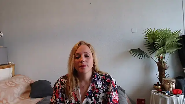 Doucelouve9 online show from February 2025 09:24:02 AM