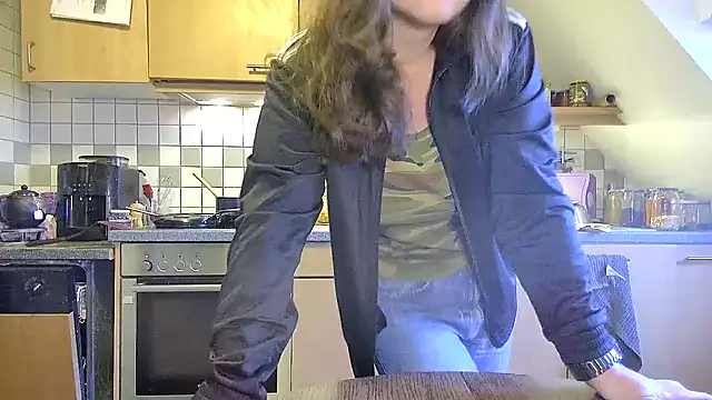 Snapshot of stunning_Rosi chatting on January 2025 02:45:01 PM stunning Rosi online show from January 2025 02:45:01 PM