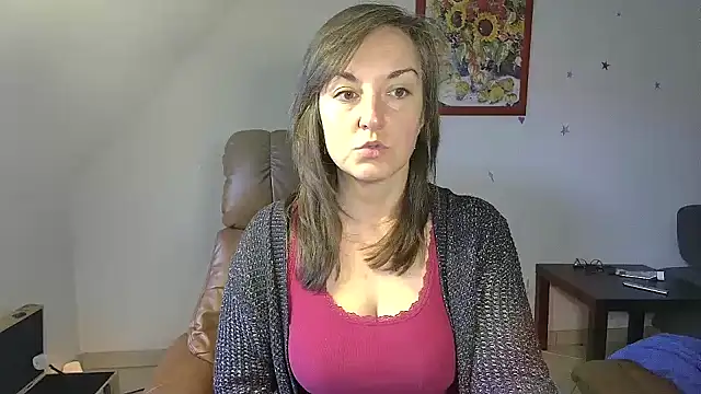 Snapshot of stunning_Rosi chatting on March 2025 07:31:02 AM stunning Rosi online show from March 2025 07:31:02 AM