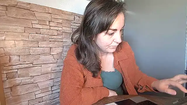 Snapshot of stunning_Rosi chatting on March 2025 08:23:02 AM stunning Rosi online show from March 2025 08:23:02 AM