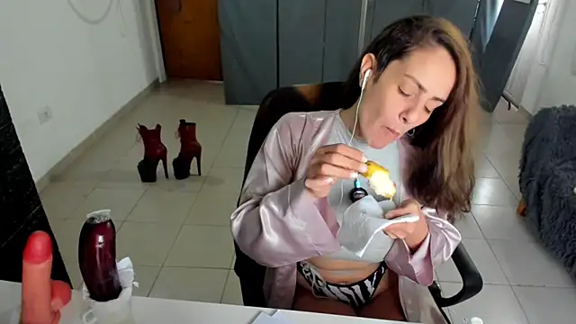 jessiburningheels online show from February 2025 12:38:02 PM