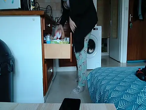 Lauzo21 online show from April 2026 05:38:01 AM