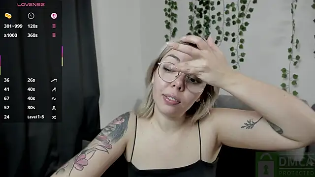 whoa-hoa-hoa-hoa-hoa online show from October 2025 09:01:01 PM