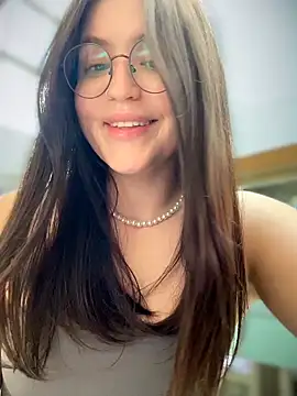 Snapshot of meow_girl chatting on June 2026 11:05:01 AM meow girl online show from June 2026 11:05:01 AM