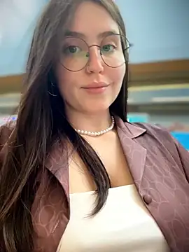 Snapshot of meow_girl chatting on June 2026 11:03:02 AM meow girl online show from June 2026 11:03:02 AM