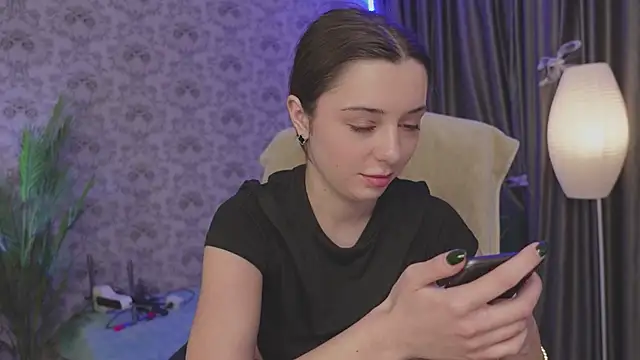 Snapshot of DinaCandy chatting on January 2025 02:25:01 PM DinaCandy online show from January 2025 02:25:01 PM