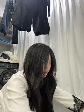 xyebobs online show from December 2025 04:27:01 PM