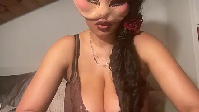Snapshot of SCARLET-SANTANA chatting on February 2025 09:22:01 PM SCARLET-SANTANA online show from February 2025 09:22:01 PM