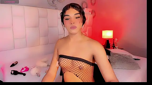 Snapshot of ValentinaMarinn chatting on February 2025 11:43:02 PM ValentinaMarinn online show from February 2025 11:43:02 PM