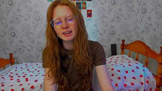 Snapshot of Fire_Luna chatting on May 2026 10:01:02 AM Fire Luna online show from May 2026 10:01:02 AM