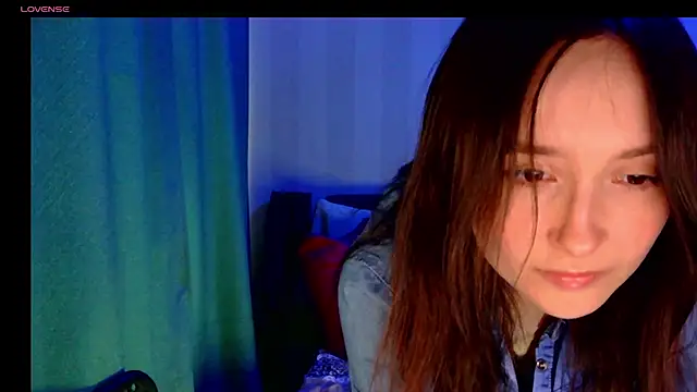 LilyXSky online show from October 2025 01:30:01 PM