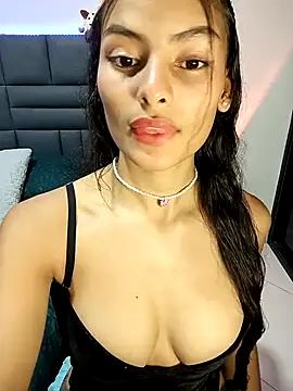 Snapshot of vanyacam_ chatting on January 2025 01:38:02 AM vanyacam online show from January 2025 01:38:02 AM