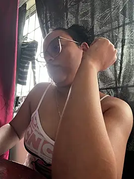 Snapshot of angela_angels_ chatting on June 2026 04:11:01 PM angela angels online show from June 2026 04:11:01 PM