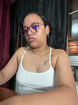 Snapshot of angela_angels_ chatting on June 2026 02:47:01 AM angela angels online show from June 2026 02:47:01 AM