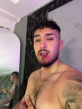 Snapshot of Zionmattis chatting on April 2026 01:28:01 AM Zionmattis online show from April 2026 01:28:01 AM