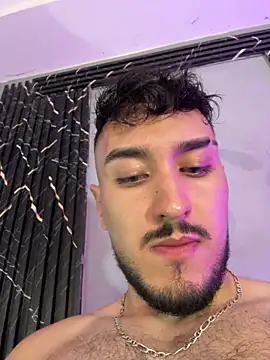 Snapshot of Zionmattis chatting on April 2026 01:03:01 AM Zionmattis online show from April 2026 01:03:01 AM