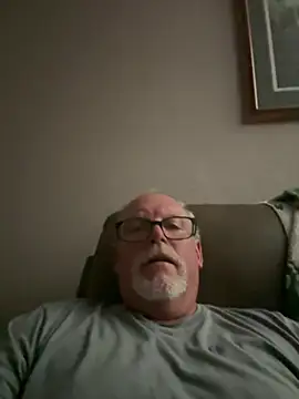 wildrocket02 online show from May 2026 01:33:02 AM