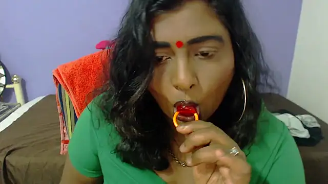 INDIANSIN2 online show from May 2026 06:09:01 PM