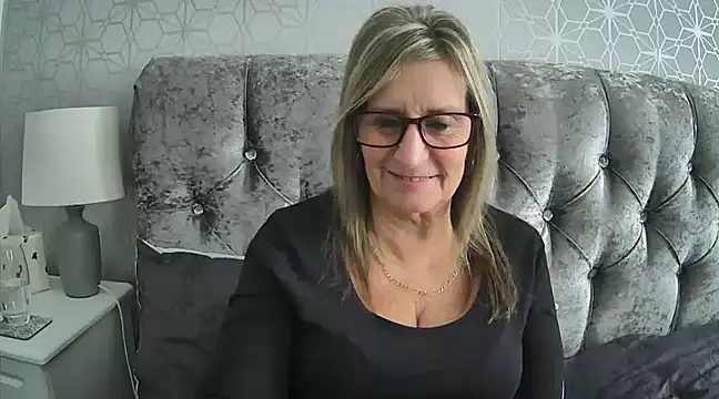 Additive Mature Linda online show from December 2024 01:02:02 PM
