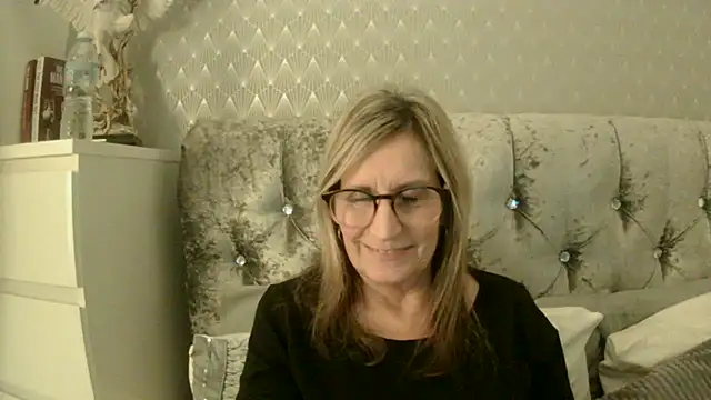 Additive Mature Linda online show from October 2025 06:06:02 PM