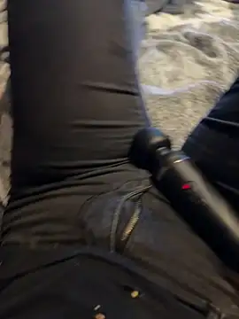 Ana-05 online show from November 2025 06:24:02 PM