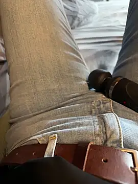 Snapshot of Ana-05 chatting on February 2026 01:15:01 PM Ana-05 online show from February 2026 01:15:01 PM