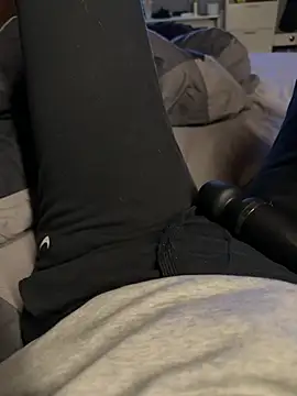 Snapshot of Ana-05 chatting on February 2026 07:32:02 PM Ana-05 online show from February 2026 07:32:02 PM